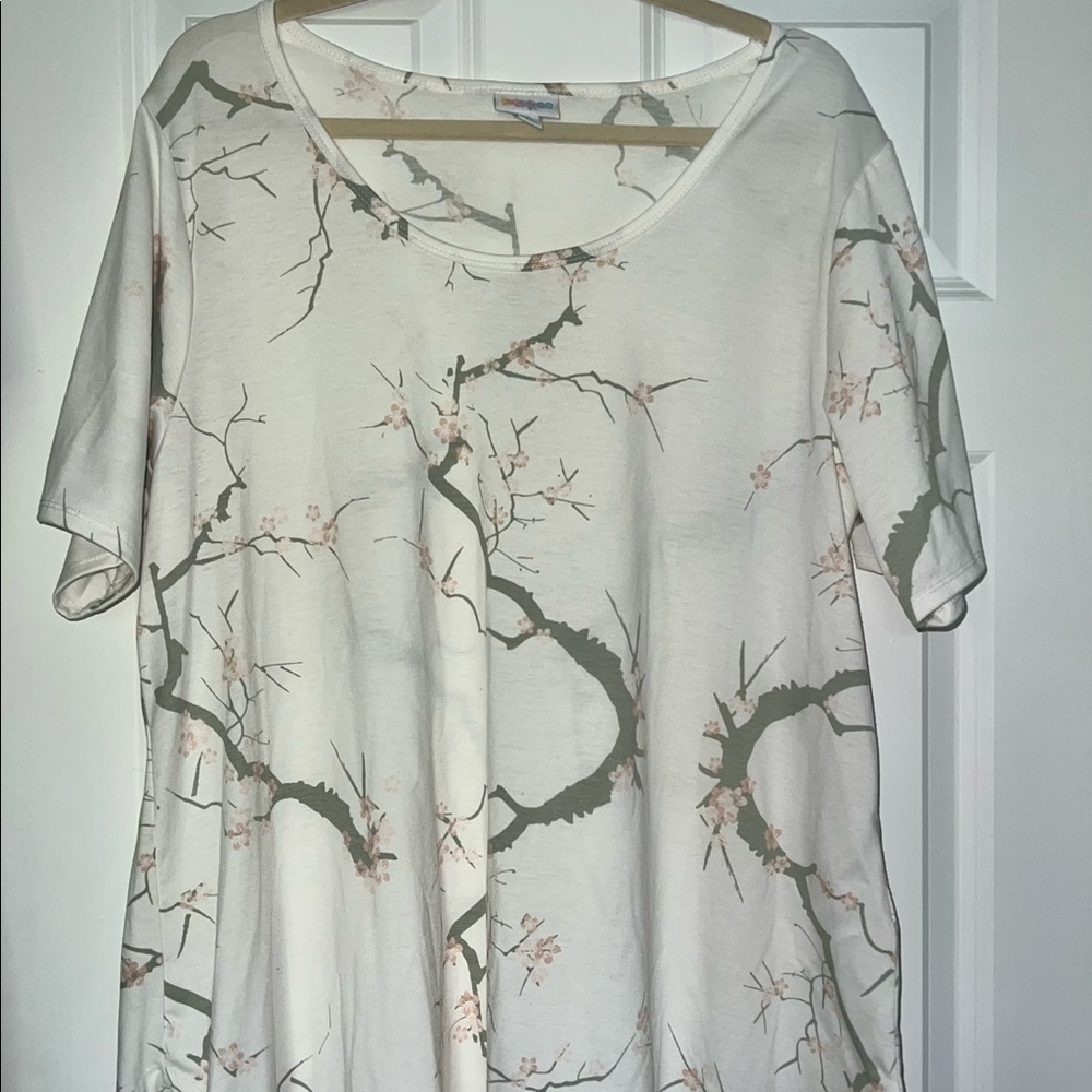 lularoe 2xl shirt